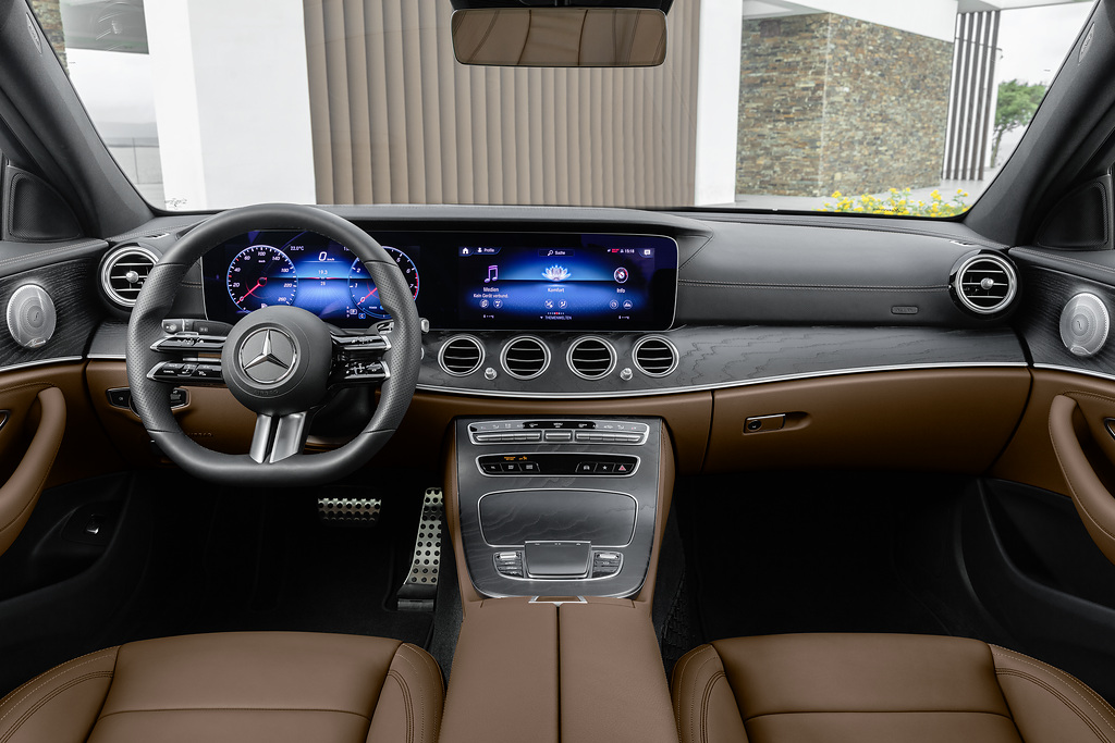 Mercedes-Benz Classe E. Dinâmico, elegante e luxuoso.