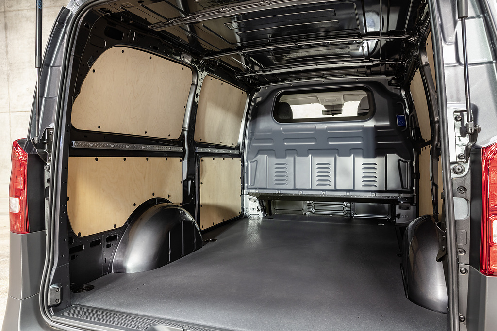 Mercedes-Benz Vito Furgão: apoia-o nas suas tarefas de transporte. Com grande capacidade de carga, equipamento de segurança e assistência ao condutor.