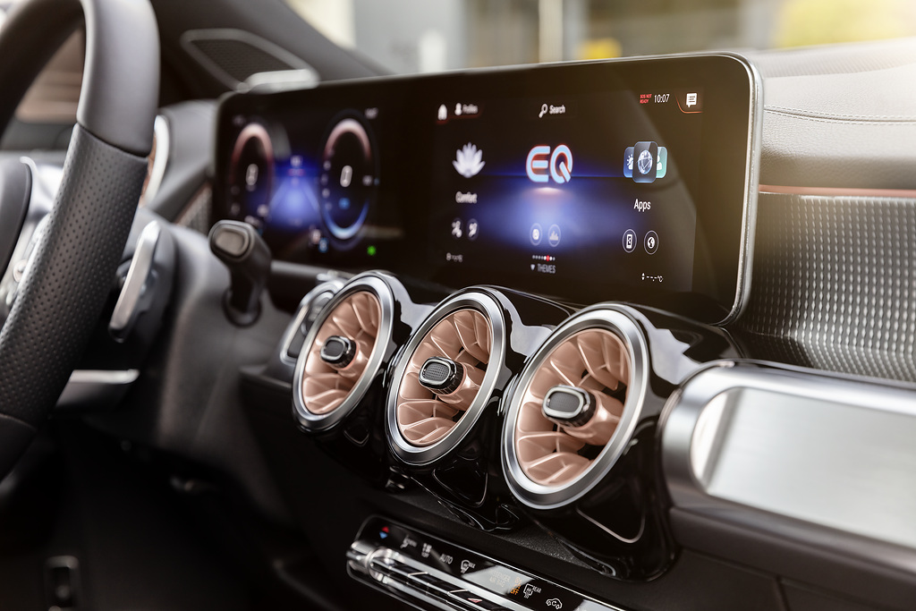 Mercedes-EQ EQB: prazer de condução eficiente