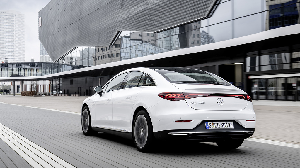 Mercedes-EQ EQE: um passo à frente na mobilidade elétrica.
